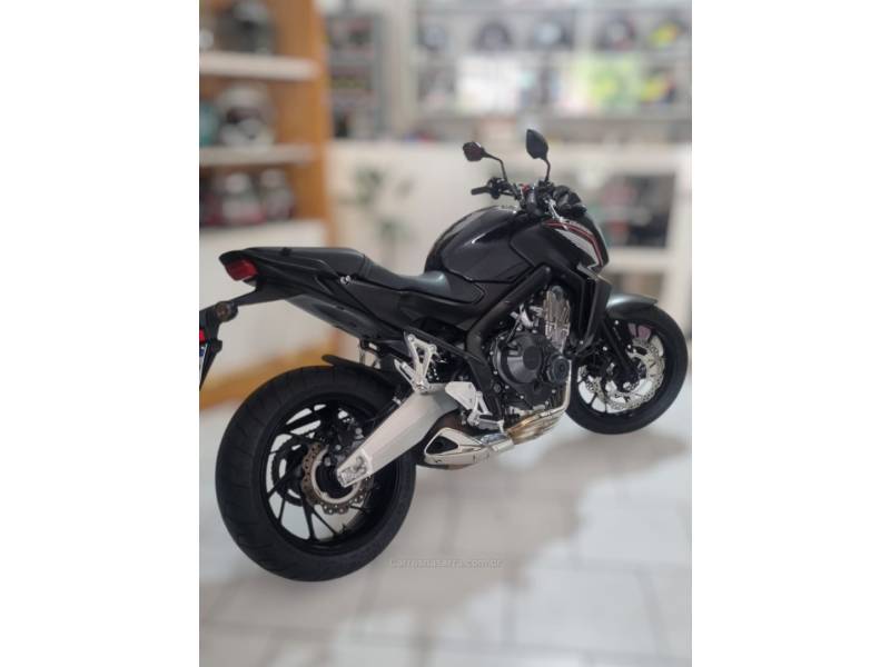 HONDA - CB 650 - 2015/2015 - Preta - R$ 38.990,00